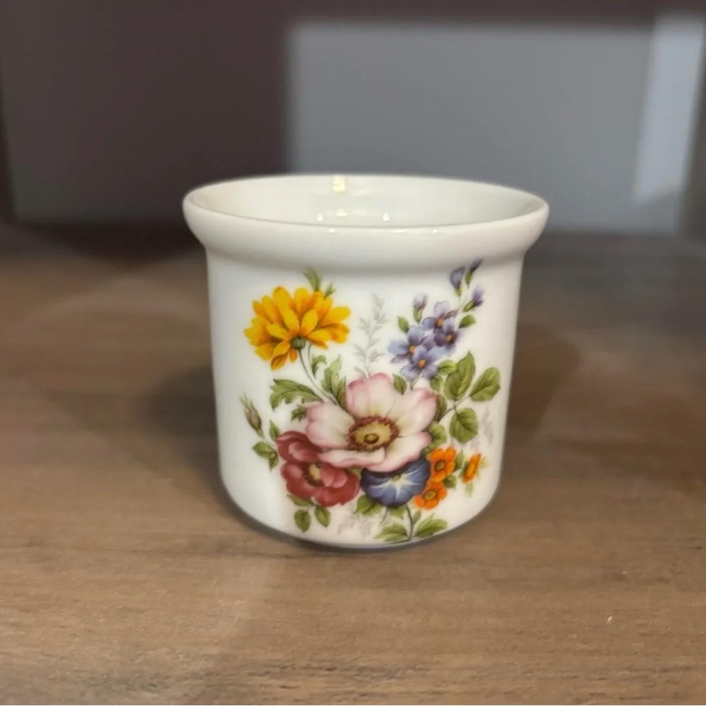 Floral‎ Ceramic Vase and Cup Set